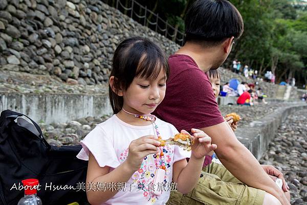 小烏來風景特定區宇內溪戲水區 暑假天天開放! 桃園唯一合法的戲水區 @About Hsuan美美媽咪親子美食旅遊 玩水-11.JPG
