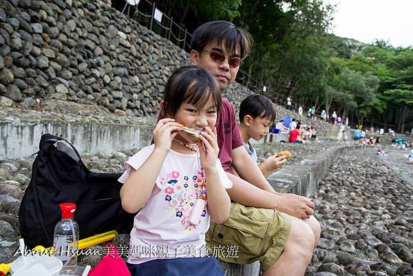 小烏來風景特定區宇內溪戲水區 暑假天天開放! 桃園唯一合法的戲水區 @About Hsuan美美媽咪親子美食旅遊 玩水-12.JPG