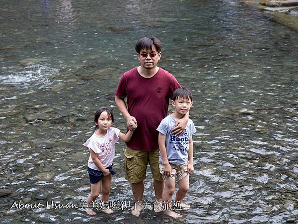 小烏來風景特定區宇內溪戲水區 暑假天天開放! 桃園唯一合法的戲水區 @About Hsuan美美媽咪親子美食旅遊 玩水-23.JPG