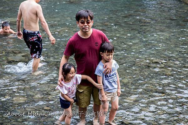 小烏來風景特定區宇內溪戲水區 暑假天天開放! 桃園唯一合法的戲水區 @About Hsuan美美媽咪親子美食旅遊 玩水-24.JPG