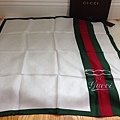 GUCCI 經典 紅綠 logo ＋GG log (白色暗印花）絲巾