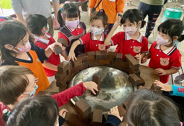 【新竹親子景點】北埔麥客田園┃焢窯、烤肉、客家體驗DIY通通