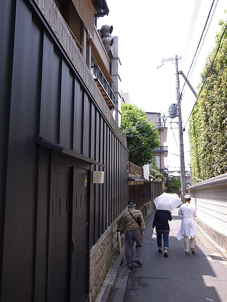 隨便一個不知名的小巷都充斥著日式風情