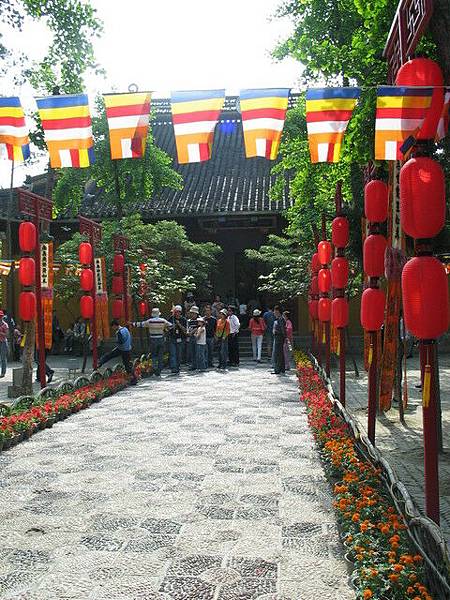 111廟街有日本神社的感覺.jpg