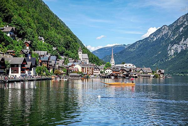 004-hallstatt-2373182_1920.jpg