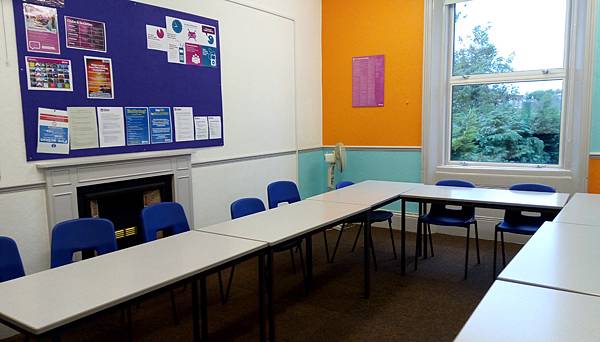 kings_London_main_campus_classroom.jpg kings_London_main_campus_classroom.jpg