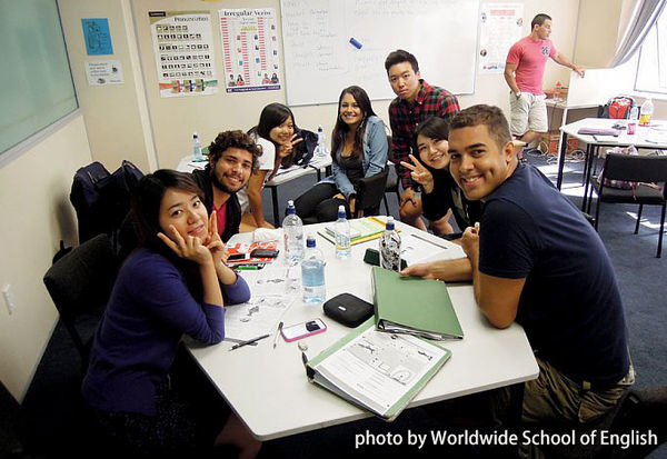 worldwide_job.jpg worldwide_job.jpg