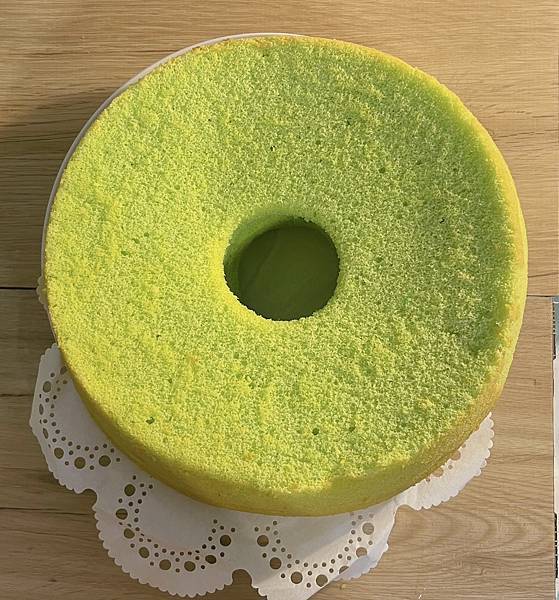 清爽綠色蛋糕你吃過嗎？🌿順成蛋糕「斑蘭蛋糕」帶你回到新加坡的