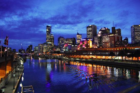 melbourne-cbd-at-dusk