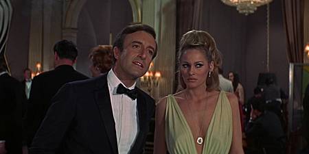 1967【皇家夜總會】Casino Royale