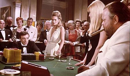 1967【皇家夜總會】Casino Royale