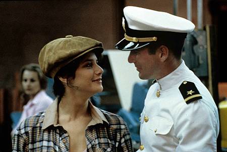 main-poster_-debra-winger_and_richard-gere_in_an-officer-and-a-gentleman_1982.jpg
