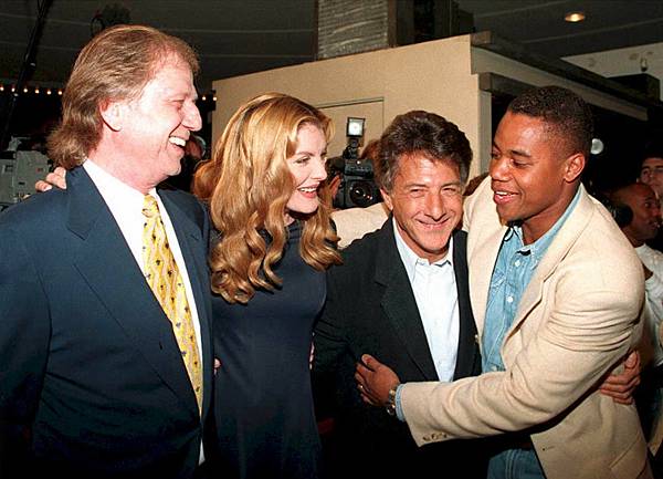 Wolfgang-Petersen-Rene-Russo-Dustin-Hoffman-and-Cuba-Gooding-Jr.jpg