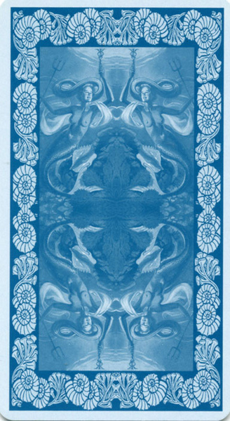 (照片) 目前为年代much tv【王牌鉴定团】占星塔罗牌老师;曾为东森综