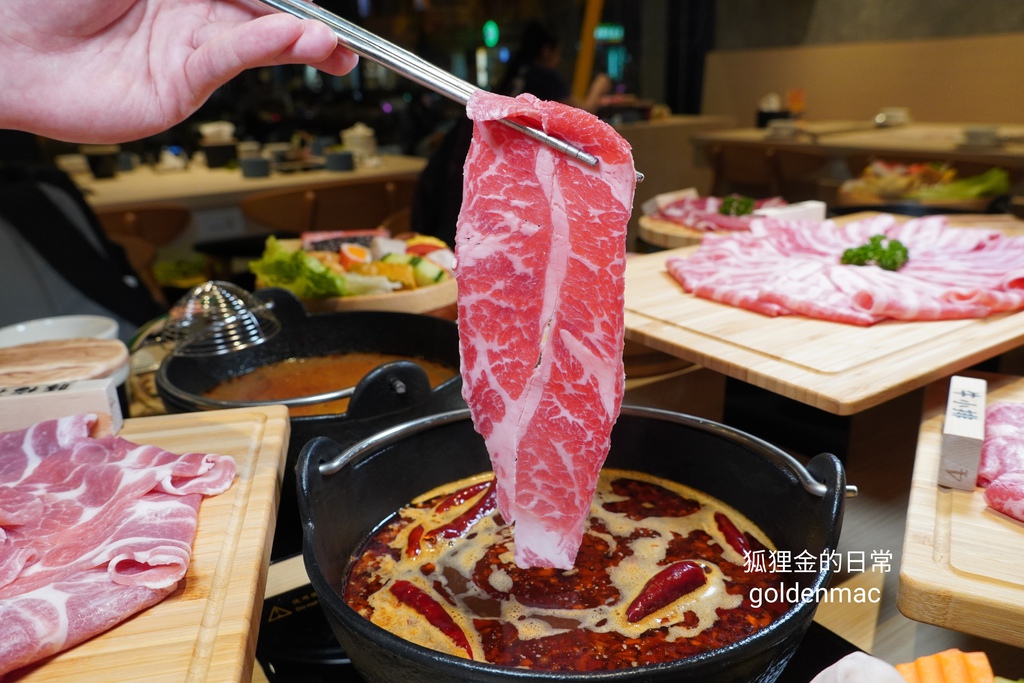 台中鍋物 │ 猴吃鍋 文心店 MonkeyEatsPot 兩斤超豪蛤蠣鍋來客必點 星巴克咖啡喝到飽 邊吃充電追劇不用擔心 @ :: 痞客邦 ::