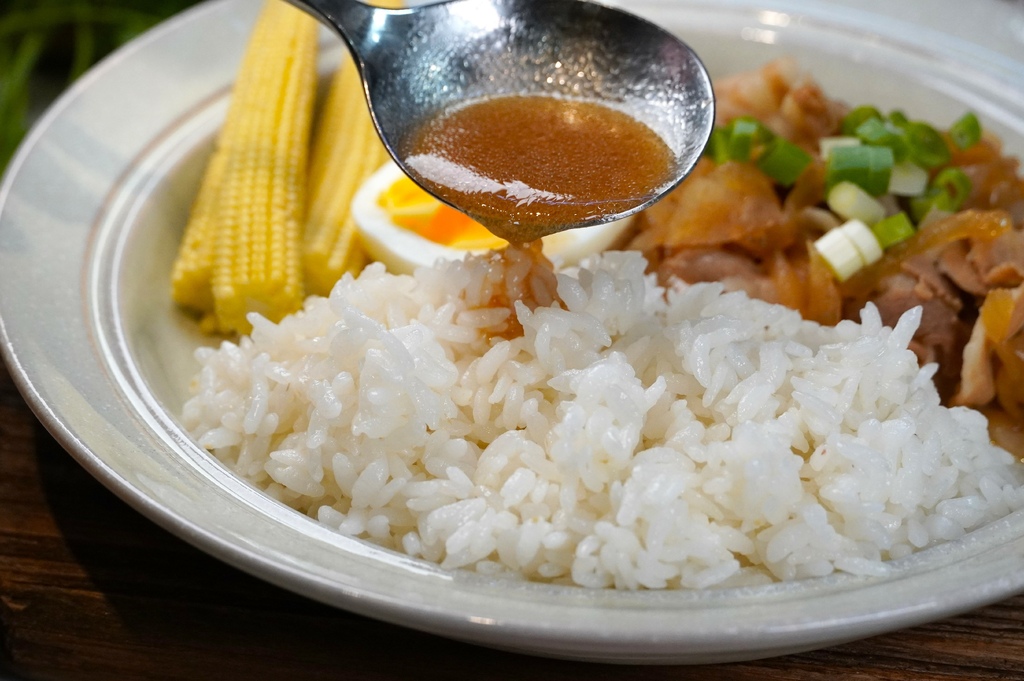 大成黑蜜豬Ｘ北澤壽喜燒丼｜強強聯名 香嫩黑蜜豬配上獨家壽喜燒