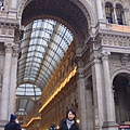 旁邊的Galleria Vittorio Emanuele