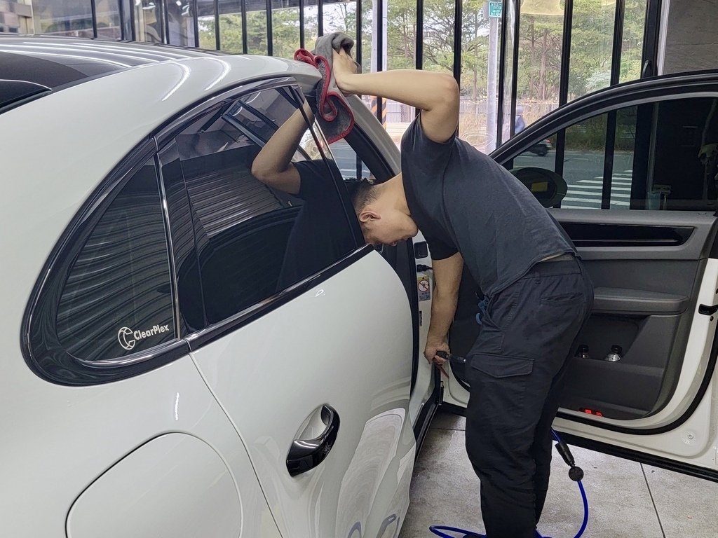 台南汽車包膜,奧圖菲車體包膜工藝,台南汽車貼膜推薦,台南改色膜,台南車體貼膜推薦,台南汽車改裝15.jpeg