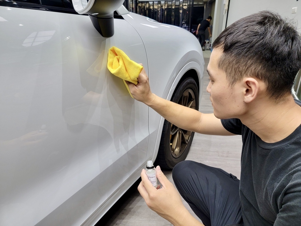 台南汽車包膜,奧圖菲車體包膜工藝,台南汽車貼膜推薦,台南改色膜,台南車體貼膜推薦,台南汽車改裝16.jpeg