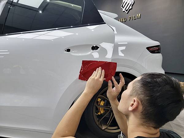 台南汽車包膜,奧圖菲車體包膜工藝,台南汽車貼膜推薦,台南改色膜,台南車體貼膜推薦,台南汽車改裝19.jpeg