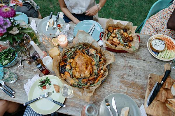 自助餐尾牙的家族友善：小朋友和長者的菜單