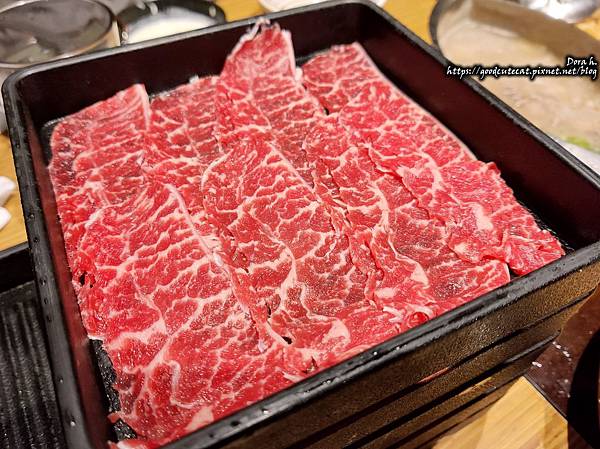 [食記] 遠百 涮乃葉 滿滿蔬菜/肉品涮涮鍋吃到飽