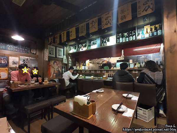 食記 老八風居酒屋 經典與創意串燒 適合聚餐的板橋深夜美食l 新北板橋府中站 內附完整菜單 向任意門許願 Dora H