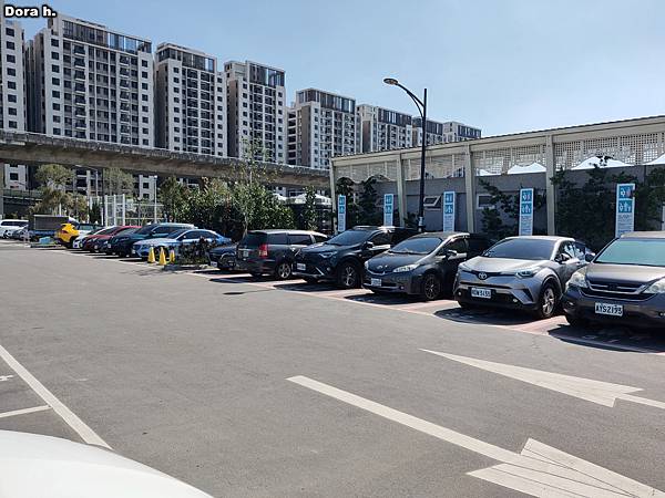 [心得] 台中 馬卡龍公園:免費全台最高室外溜滑梯