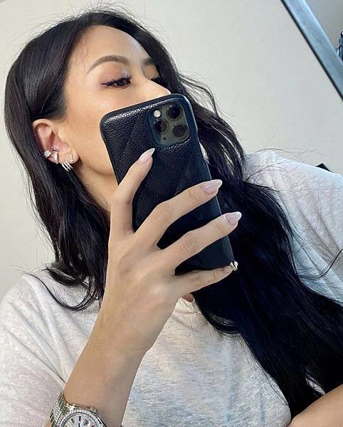 孫芸芸示範耳扣搭配.jpg 孫芸芸示範耳扣搭配.jpg