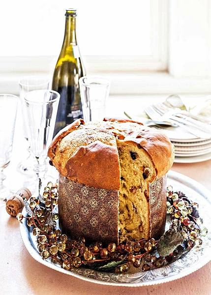 Panettone-Christmas-Bread-Lead-2-768x1075