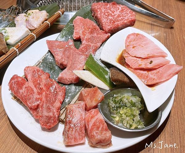 [新竹美食]乾杯燒肉居酒屋 新竹巨城店 | 牛舌燒肉| 日式