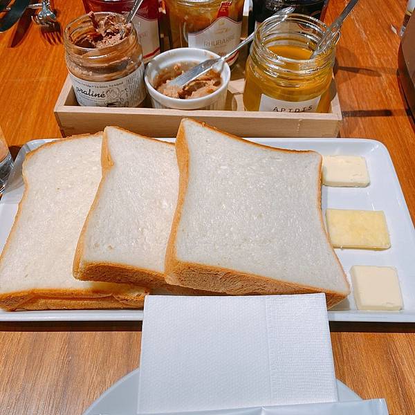 20191219_200104_0383 20191219_200104_0383