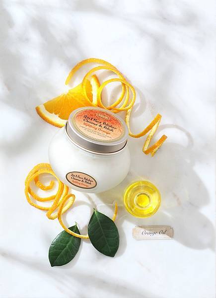 流金年華 二合一臉部純淨磨砂膏200ml $1,680_情境圖1