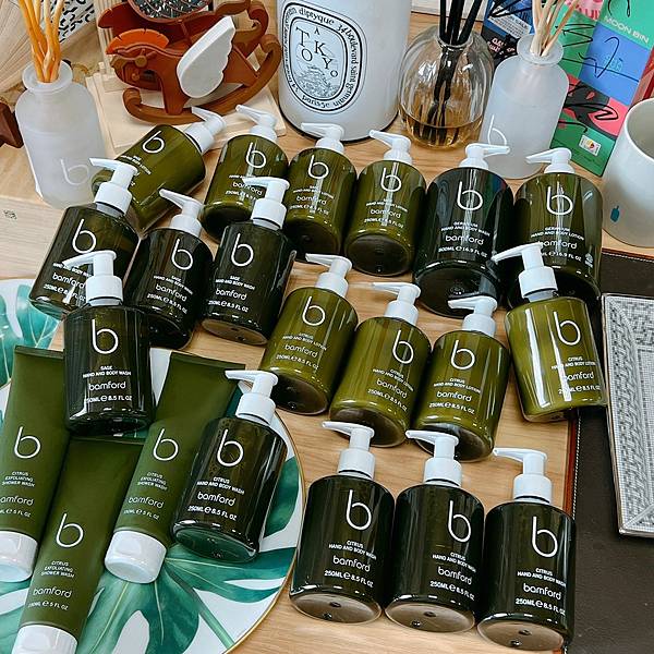 LINE_ALBUM_2022519_220731_0 LINE_ALBUM_2022519_220731_0