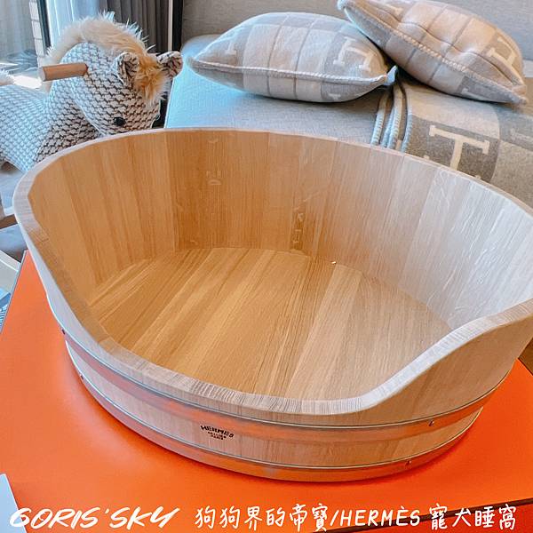 狗狗界的帝寶!!!!HERMES寵犬睡窩(有手把的大橘盒可以 狗狗界的帝寶!!!!HERMES寵犬睡窩(有手把的大橘盒可以