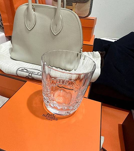 mini Bolide便宜快3萬!!!!網友一趟日本愛馬仕拿 mini Bolide便宜快3萬!!!!網友一趟日本愛馬仕拿