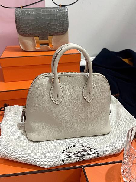 mini Bolide便宜快3萬!!!!網友一趟日本愛馬仕拿 mini Bolide便宜快3萬!!!!網友一趟日本愛馬仕拿