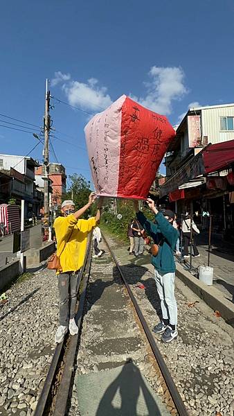 帶日本人的他，本來覺得會超無聊的十分平溪放天燈其實比想像中好