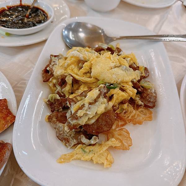 他回日本前帶他來吃我台北最愛龍都酒樓烤鴨!鴨粥還有港點好吃( 他回日本前帶他來吃我台北最愛龍都酒樓烤鴨!鴨粥還有港點好吃(