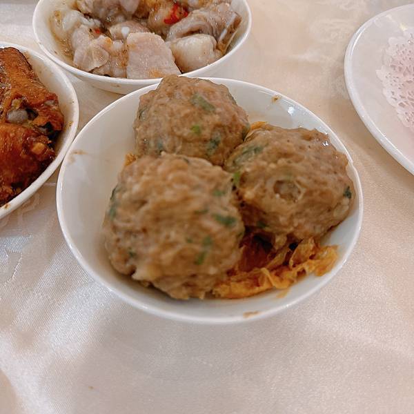 他回日本前帶他來吃我台北最愛龍都酒樓烤鴨!鴨粥還有港點好吃( 他回日本前帶他來吃我台北最愛龍都酒樓烤鴨!鴨粥還有港點好吃(