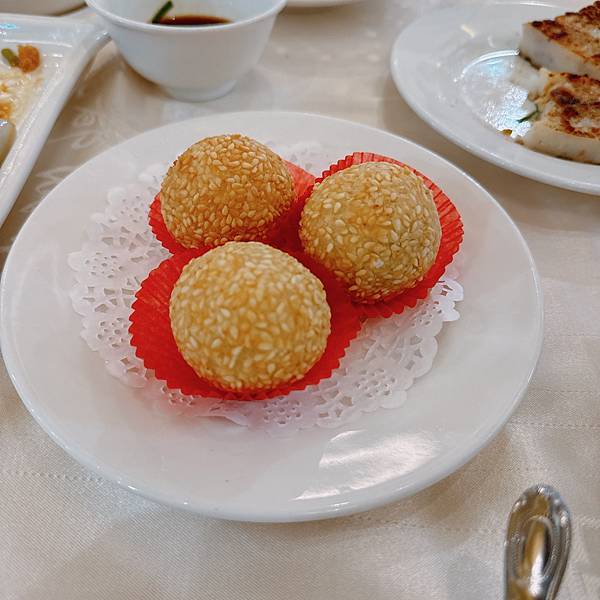 他回日本前帶他來吃我台北最愛龍都酒樓烤鴨!鴨粥還有港點好吃( 他回日本前帶他來吃我台北最愛龍都酒樓烤鴨!鴨粥還有港點好吃(