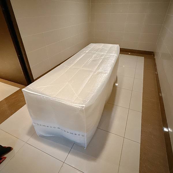 新家裝潢日記之等了超過一年的愛馬仕Metiers書桌終於到了 新家裝潢日記之等了超過一年的愛馬仕Metiers書桌終於到了