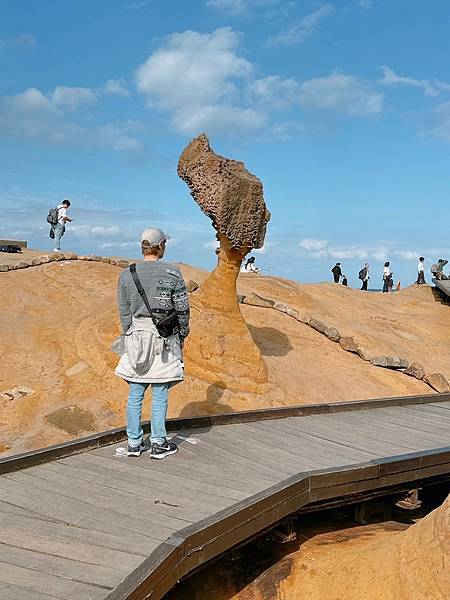 帶日本人的他全家4人一起去野柳看女王頭的流水帳全記錄