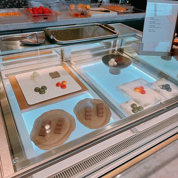 88父親節快樂!!!我花錢請客帶爸媽吃的台北101全台最高最 88父親節快樂!!!我花錢請客帶爸媽吃的台北101全台最高最