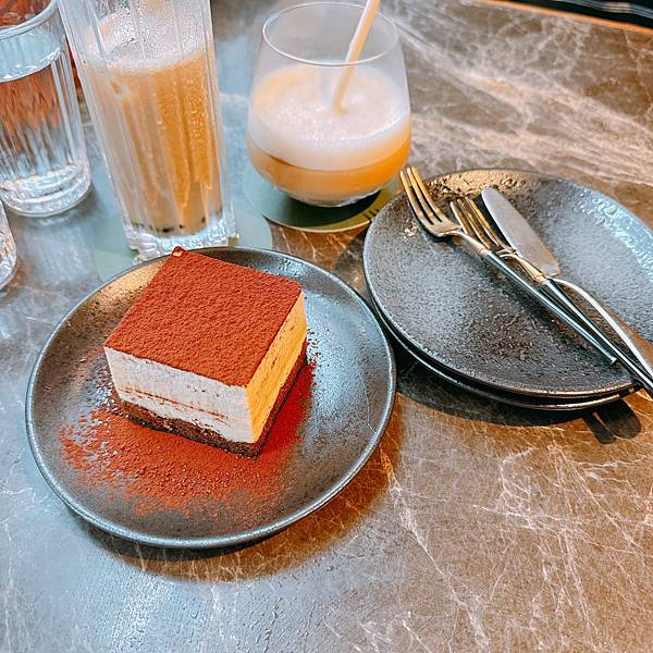 他說這家比鼎泰豐炒飯好吃啦!!!!!又龍蝦又牛排的炒飯天花板 他說這家比鼎泰豐炒飯好吃啦!!!!!又龍蝦又牛排的炒飯天花板