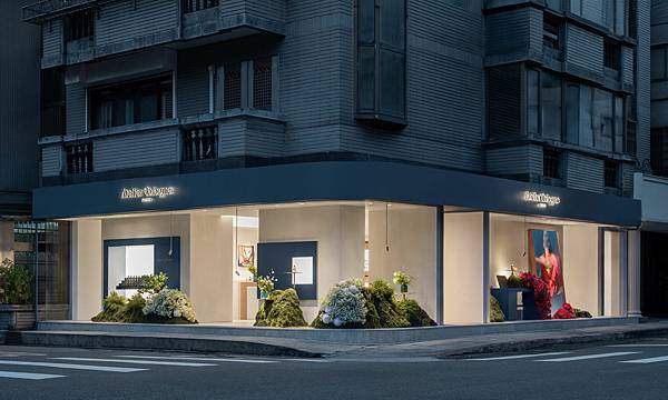 AC_大安旗艦店形象照_店外三角窗