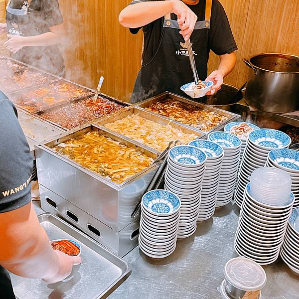 比想像好吃!陪日本人來吃米其林必比登推薦的小王煮瓜滷肉飯,清 比想像好吃!陪日本人來吃米其林必比登推薦的小王煮瓜滷肉飯,清