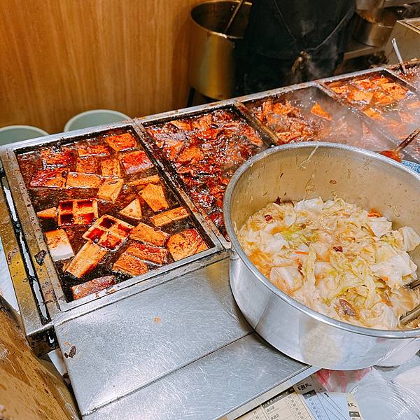 比想像好吃!陪日本人來吃米其林必比登推薦的小王煮瓜滷肉飯,清 比想像好吃!陪日本人來吃米其林必比登推薦的小王煮瓜滷肉飯,清