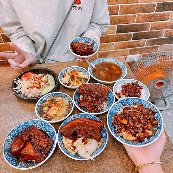 比想像好吃!陪日本人來吃米其林必比登推薦的小王煮瓜滷肉飯,清 比想像好吃!陪日本人來吃米其林必比登推薦的小王煮瓜滷肉飯,清