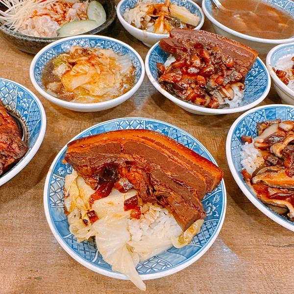 比想像好吃!陪日本人來吃米其林必比登推薦的小王煮瓜滷肉飯,清 比想像好吃!陪日本人來吃米其林必比登推薦的小王煮瓜滷肉飯,清